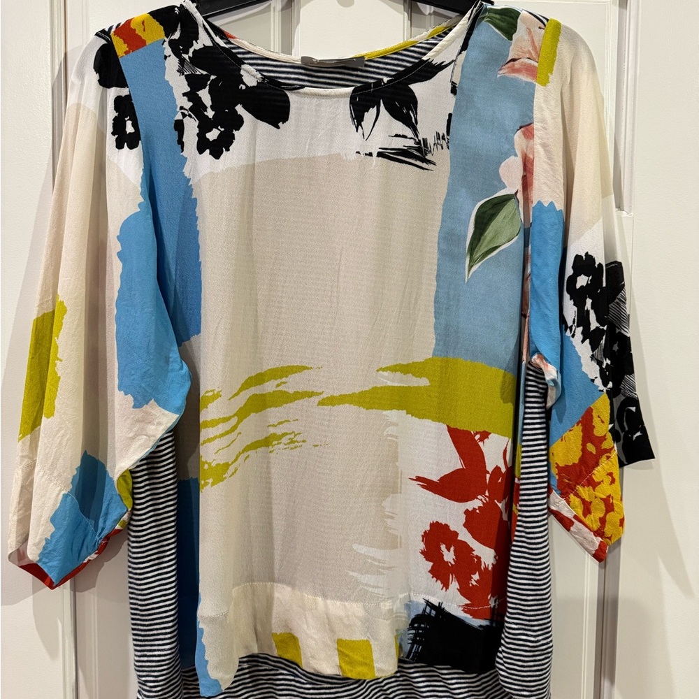 Alembika Blue/white/Black Graphic Blouse